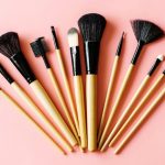 eyeshadow blending brush